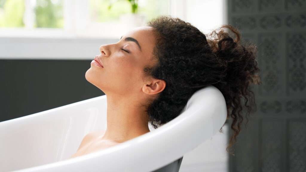When is bathing good for health-morning or night What the experts are saying